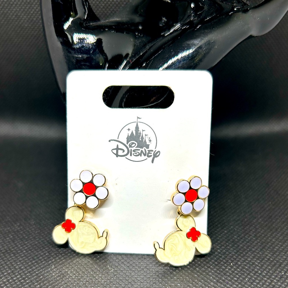 Minnie Mouse Disney gold tone cute dangle, earrings! ✨
